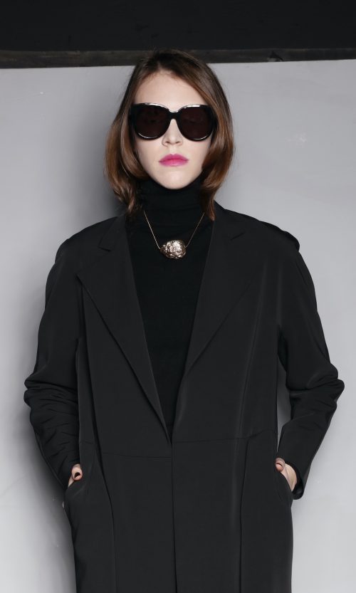 Walnut shell shape short necklace